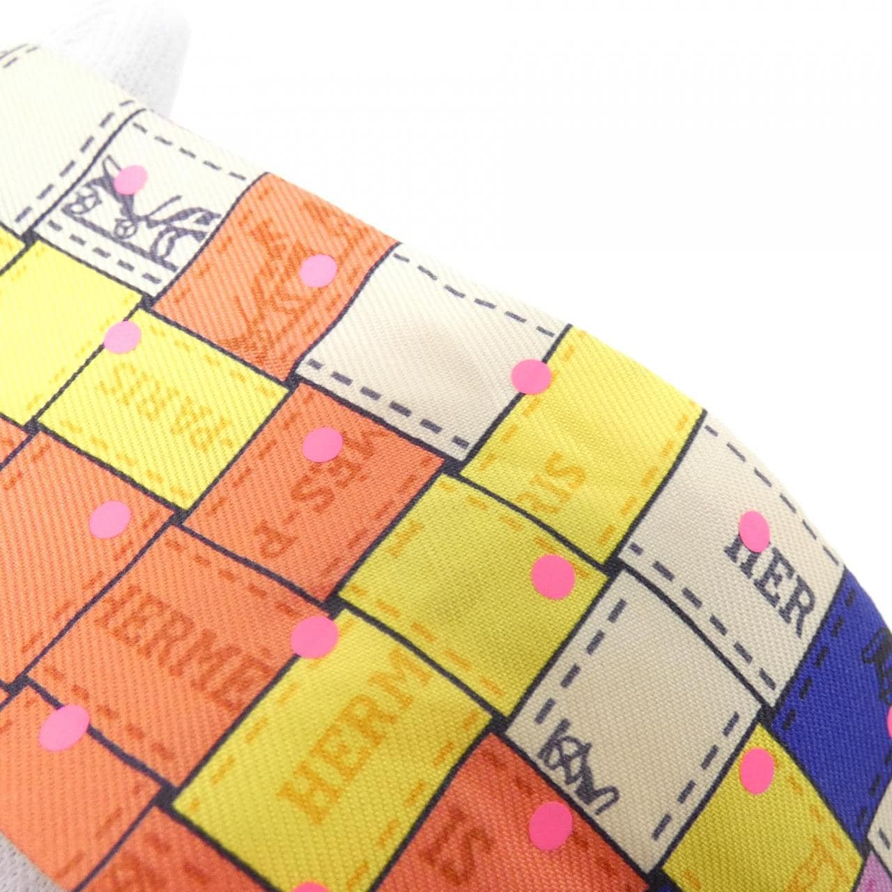 エルメス TWILLT PLUMETIS 068083S スカーフ