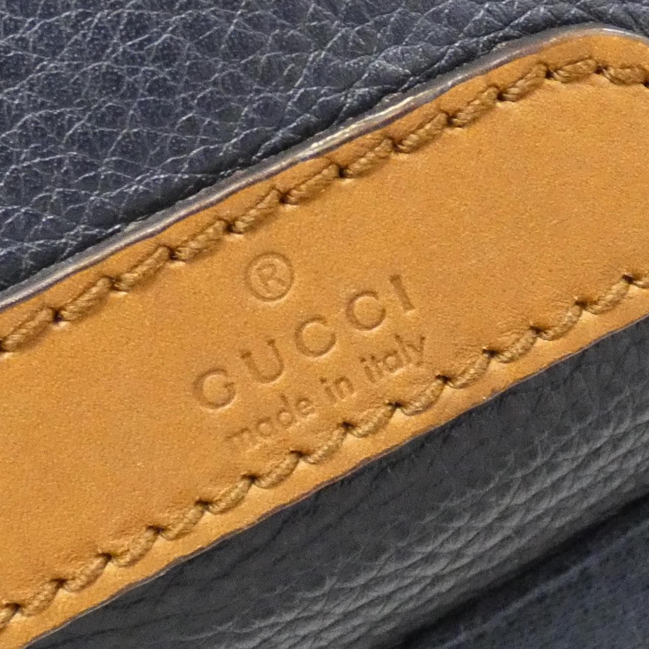 Gucci 281421肩背包