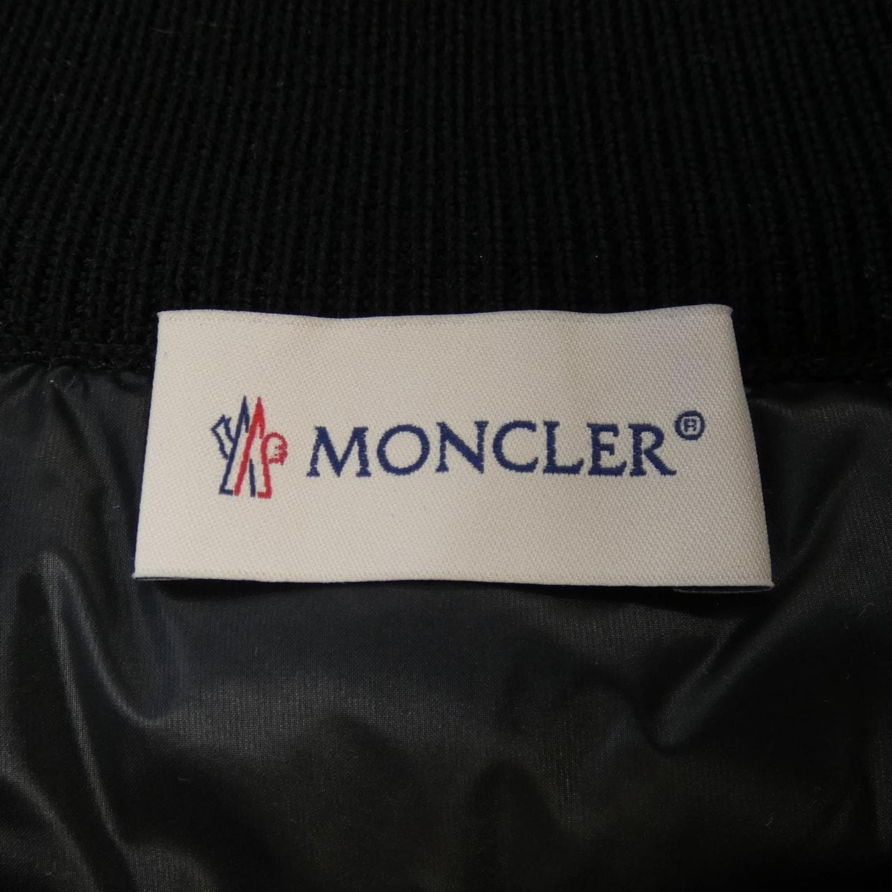 【新品】モンクレール MONCLER K20939B00023 ダウンジャケット