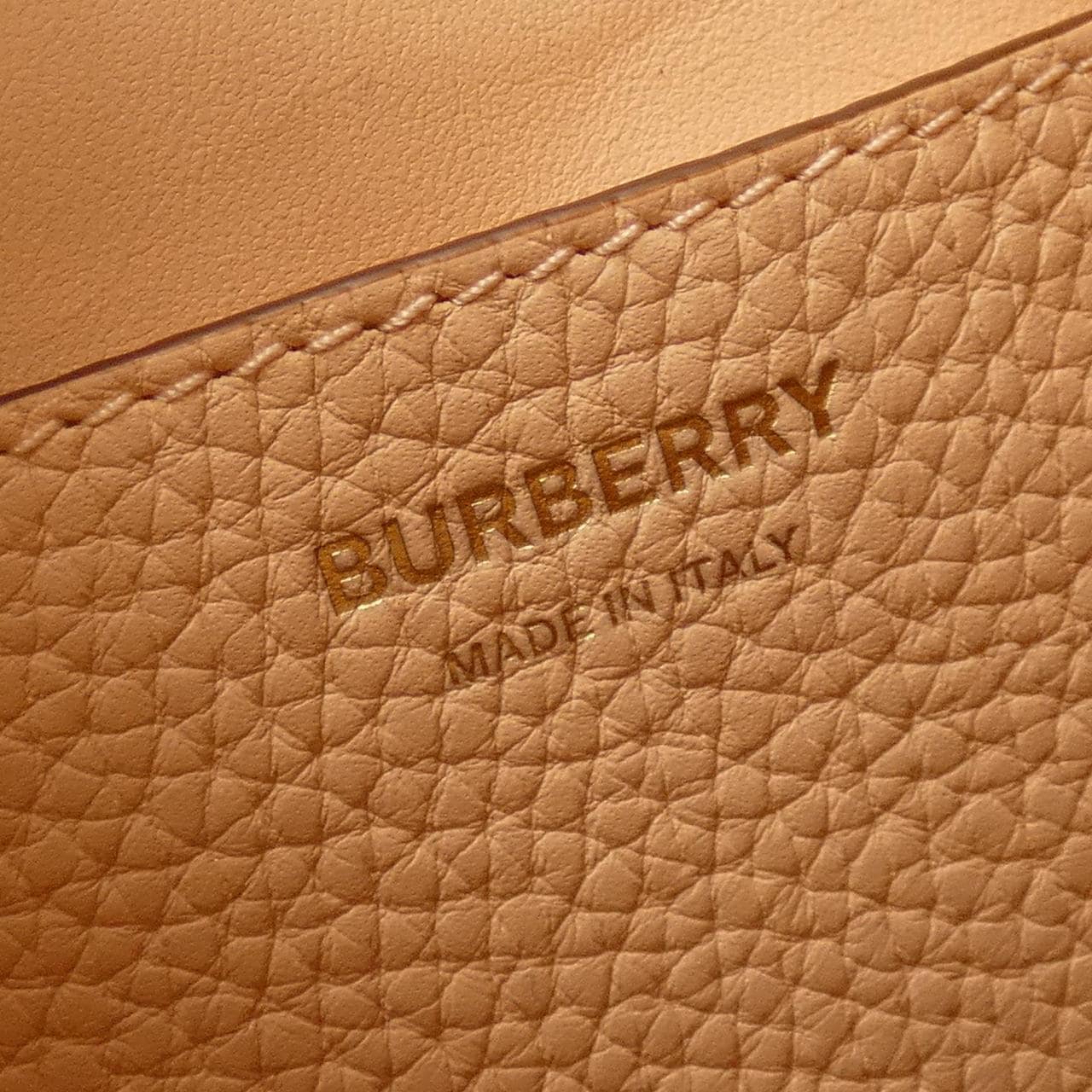 BURBERRY包