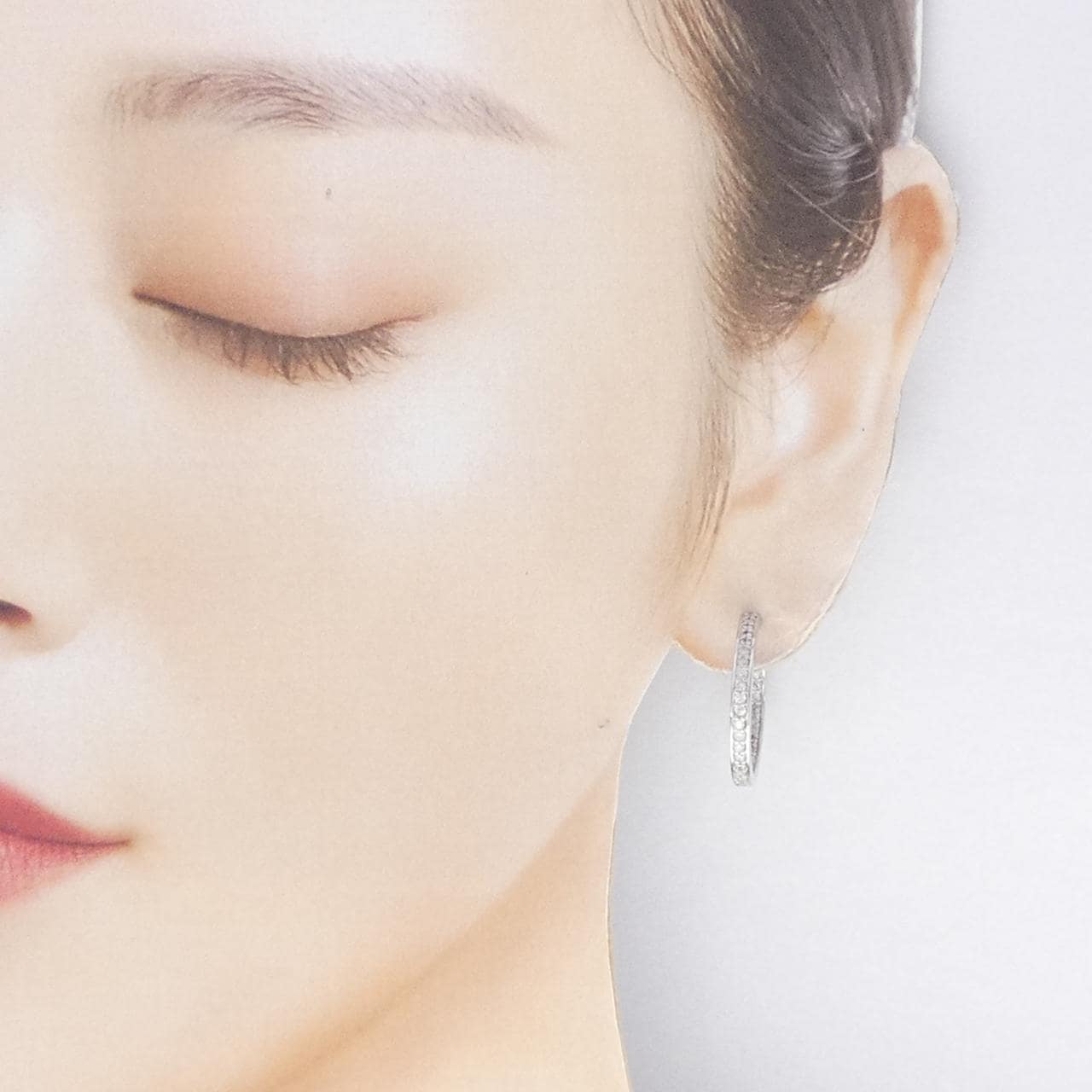 PT900钻石耳环 0.80 克拉