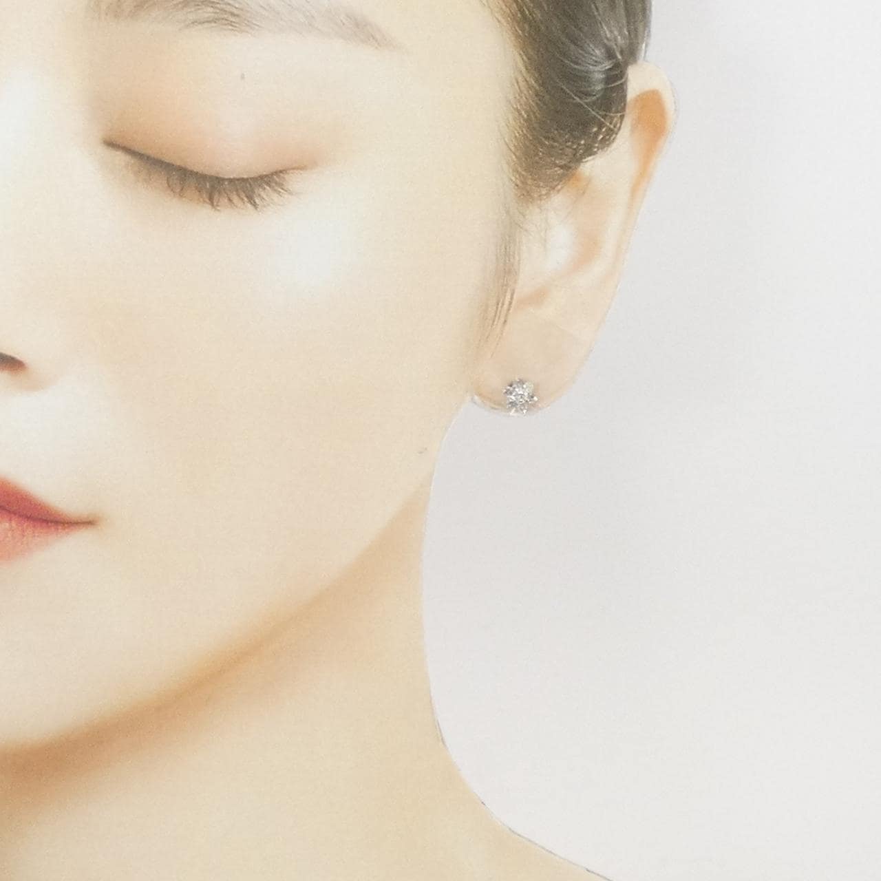 K10WG フラワー ダイヤモンド ピアス 0.40CT