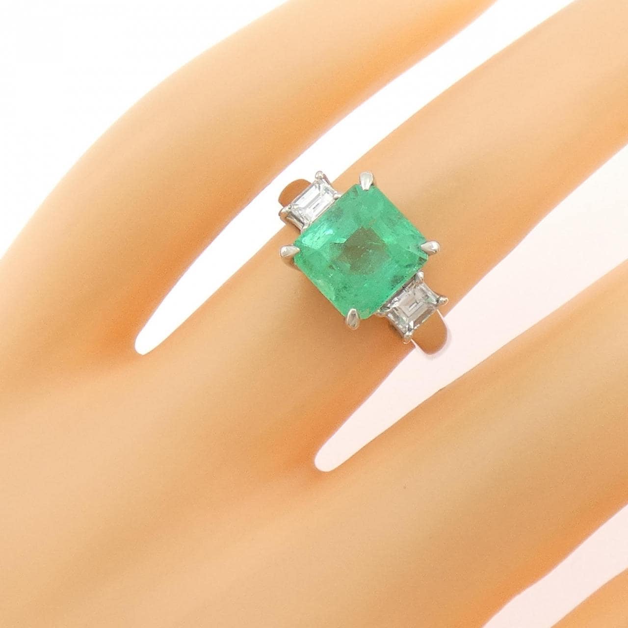 PT900翡翠戒指3.00CT