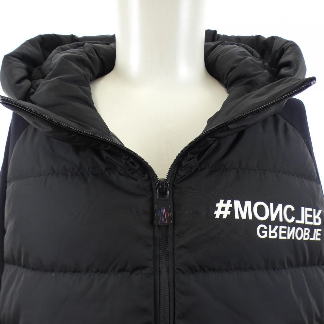 モンクレールグルノーブル MONCLER GRENOBLE 20978G00032 ダウンジャケット