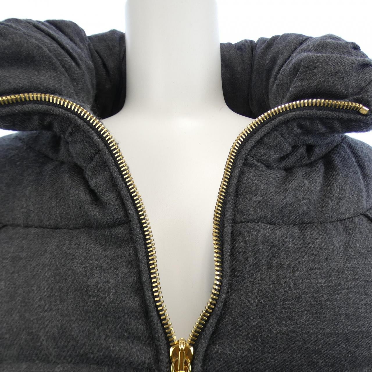 モンクレール MONCLER ダウンジャケット