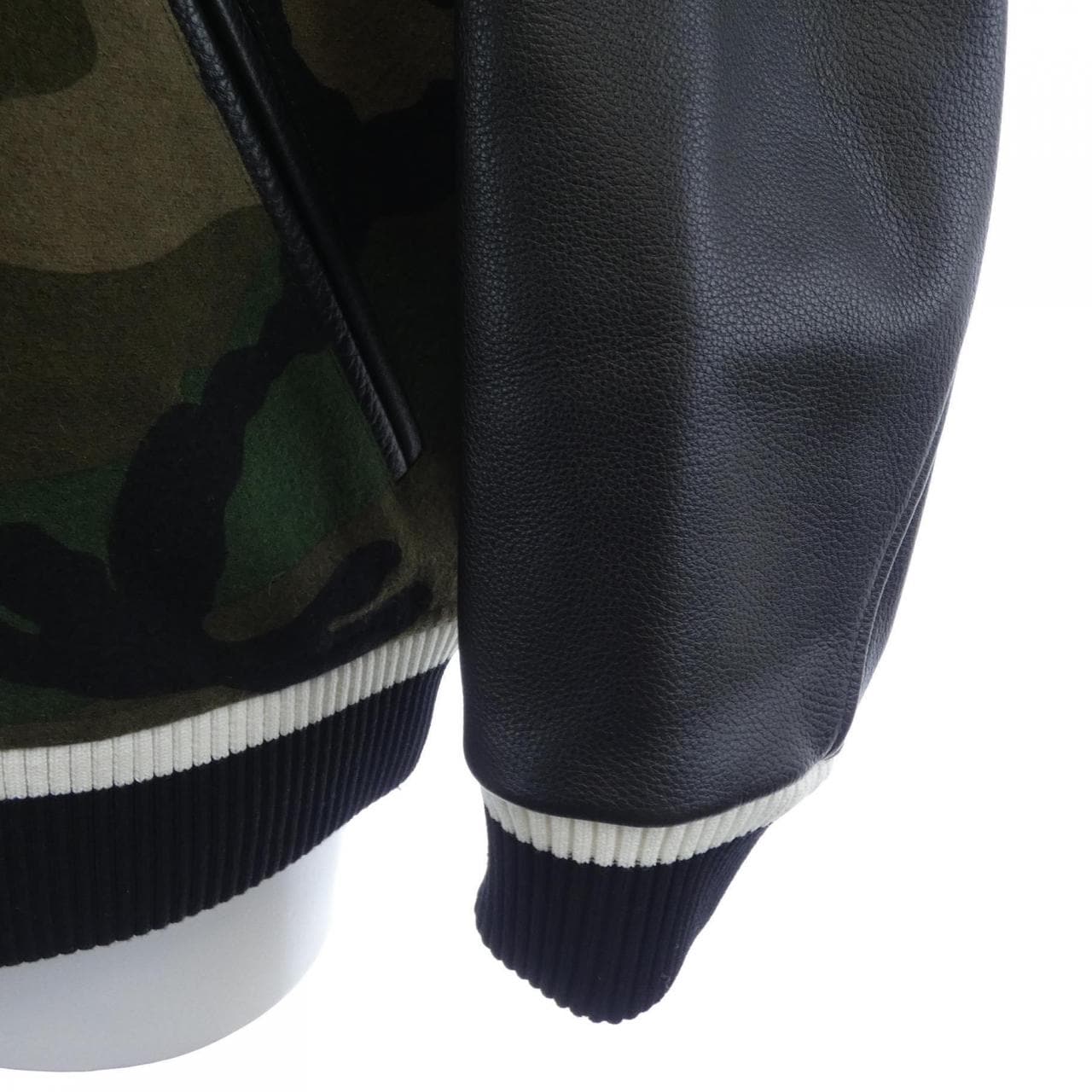 ヴァレンティノ VALENTINO LV3CIO352Q1 スタジャン