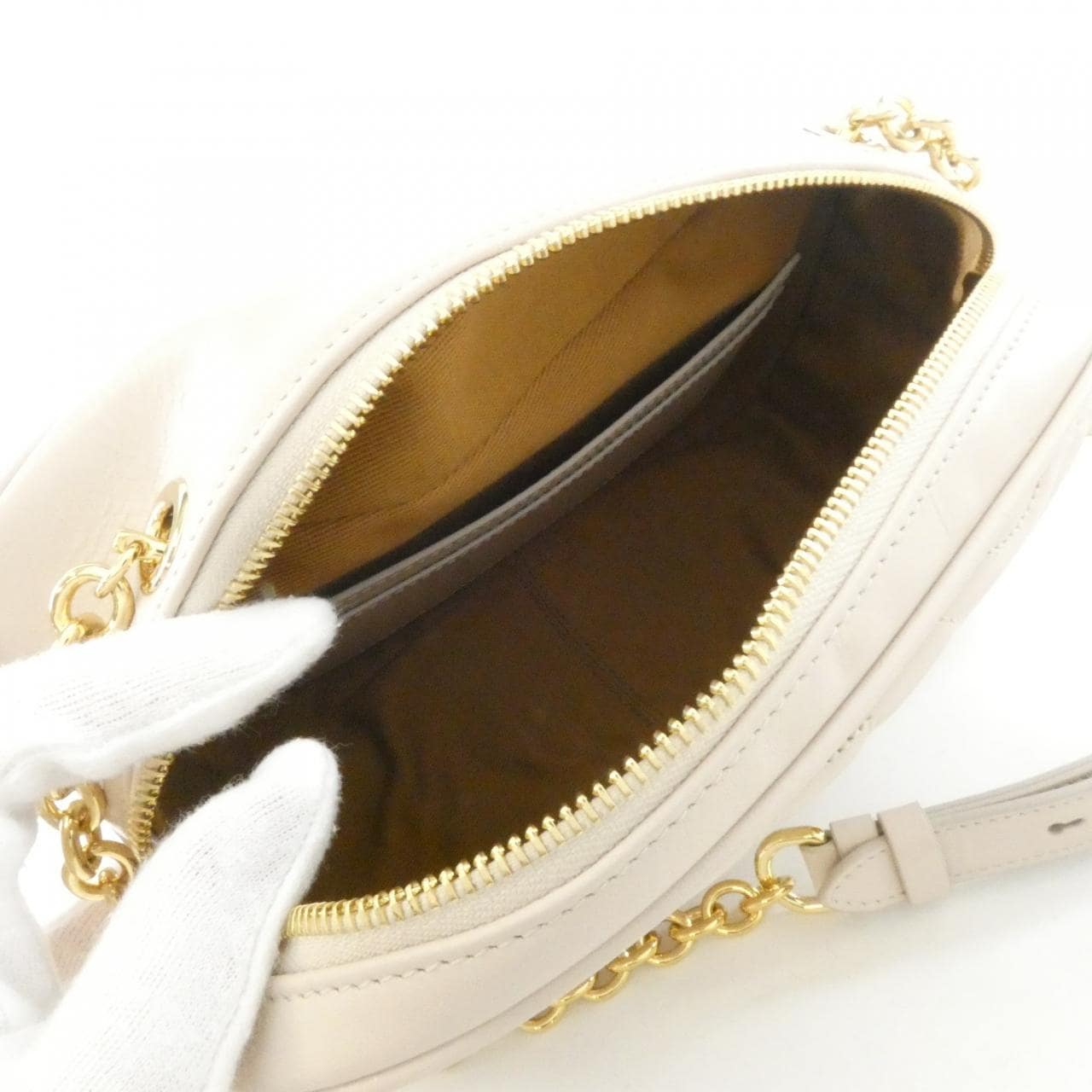 サルヴァトーレフェラガモ 21 A466 ショルダーバッグ