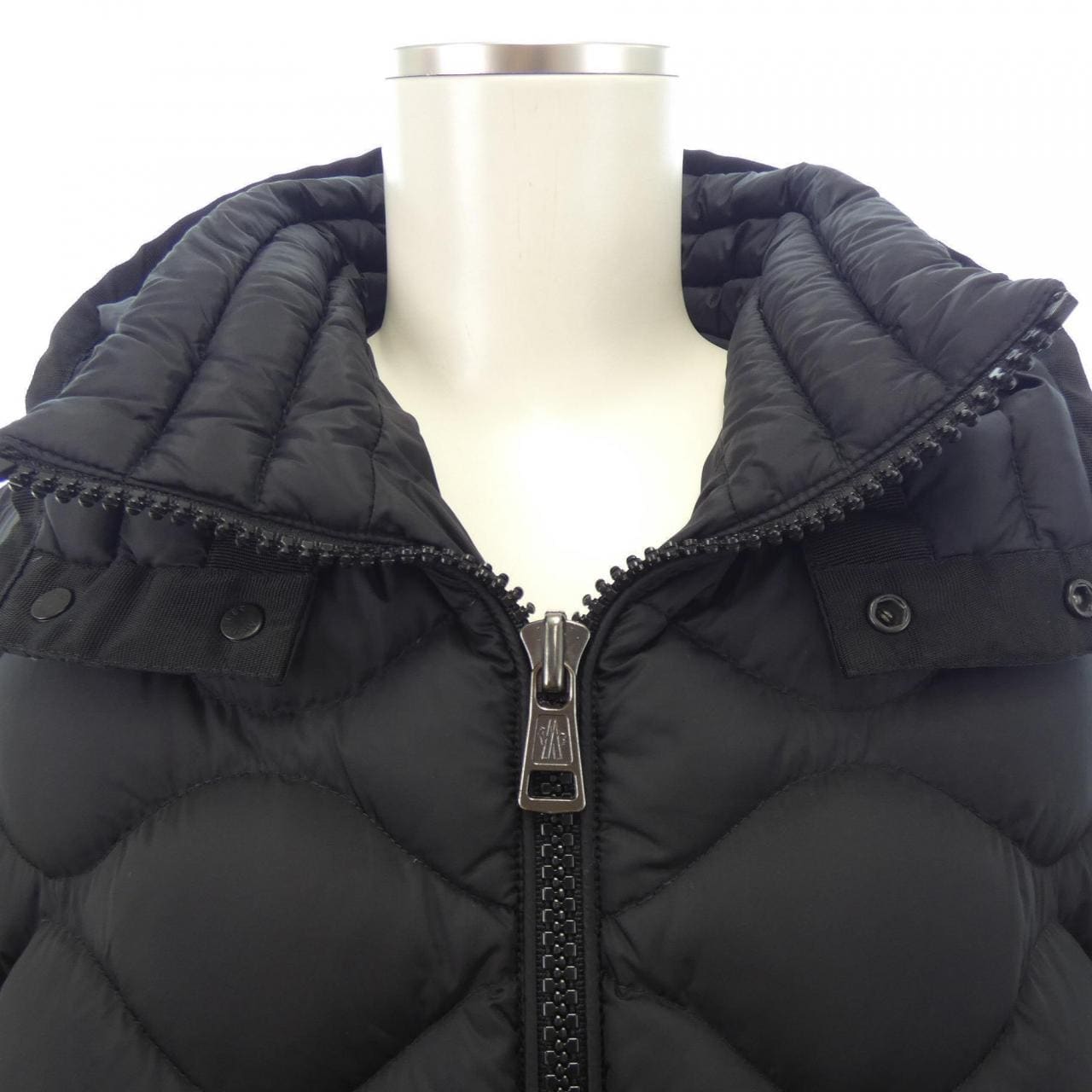 モンクレール MONCLER ダウンジャケット
