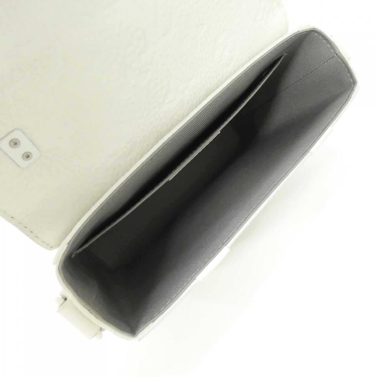 ルイヴィトン トリヨン モノグラム(LVフレンズ) フラップ ソフトトランク M57407 ショルダーバッグ