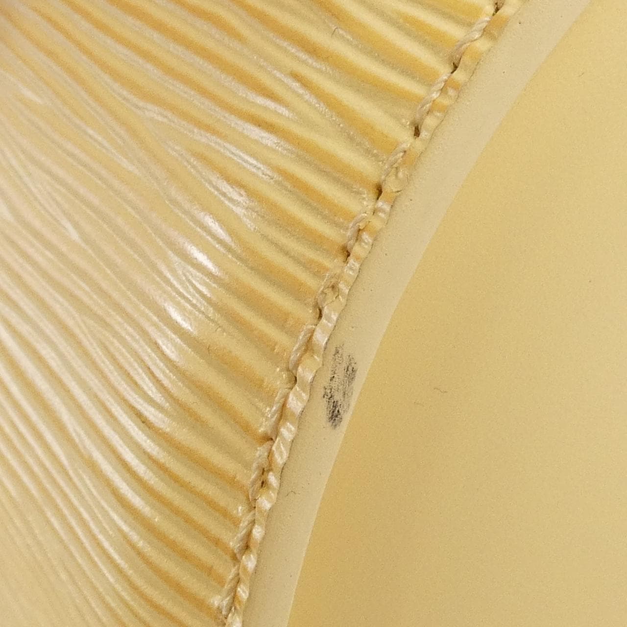 ルイヴィトン エピ スフロ M5222A バッグ