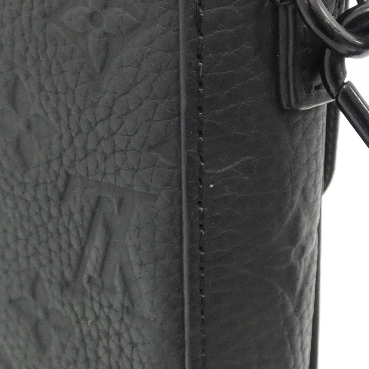 ルイヴィトン トリヨン モノグラム Sロック ヴェルティカル ウエアラブル ウォレット M81524 ショルダーバッグ