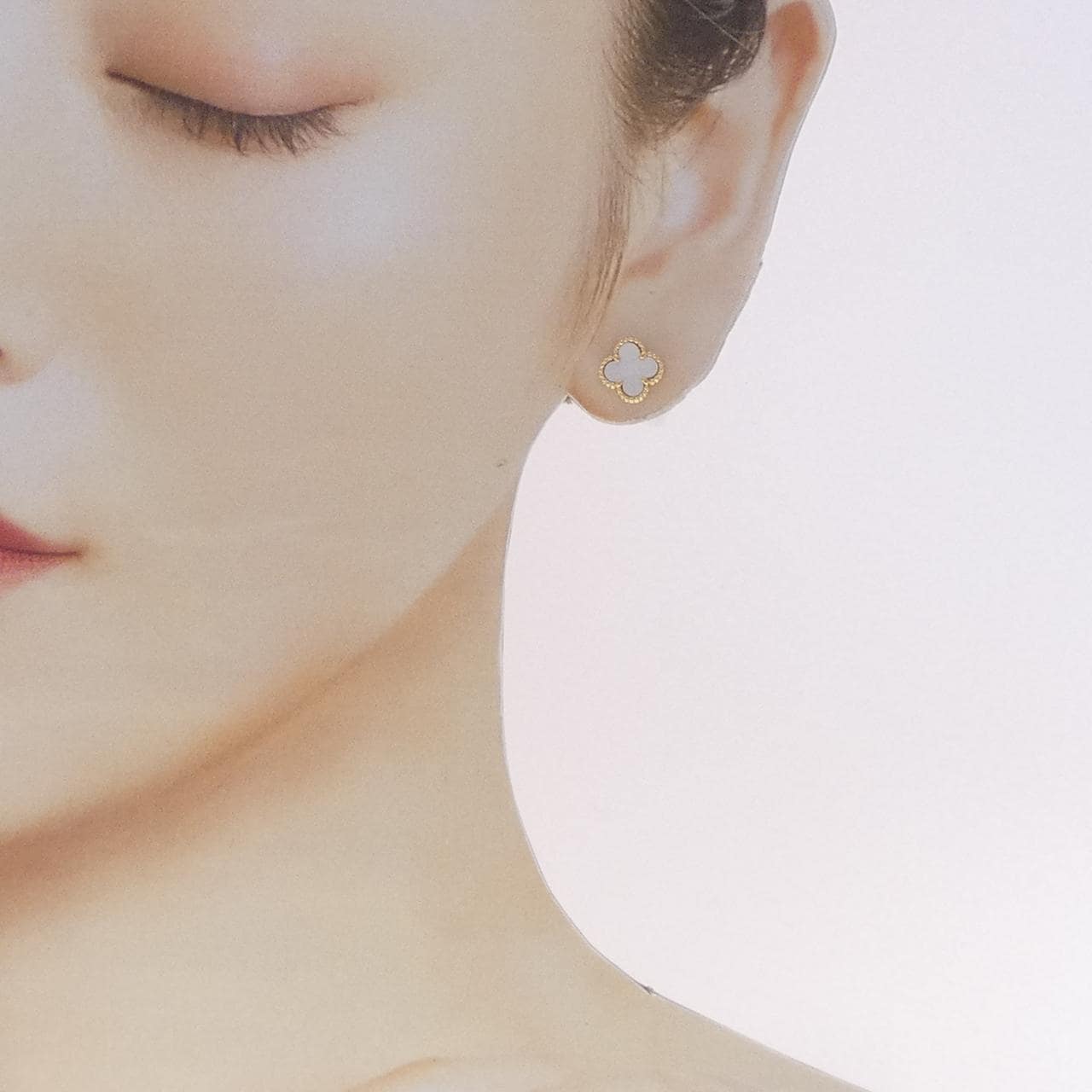 ヴァンクリーフ&アーペル スウィートアルハンブラ ピアス