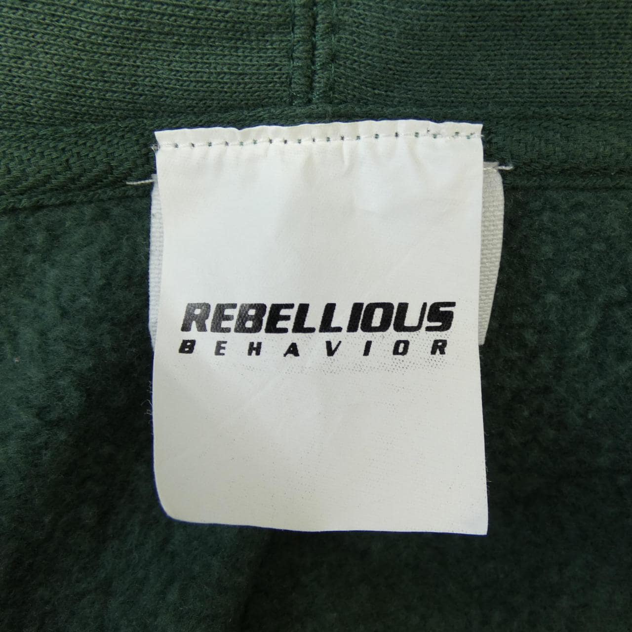 REBELLIOUS BEHAVIOR パーカー