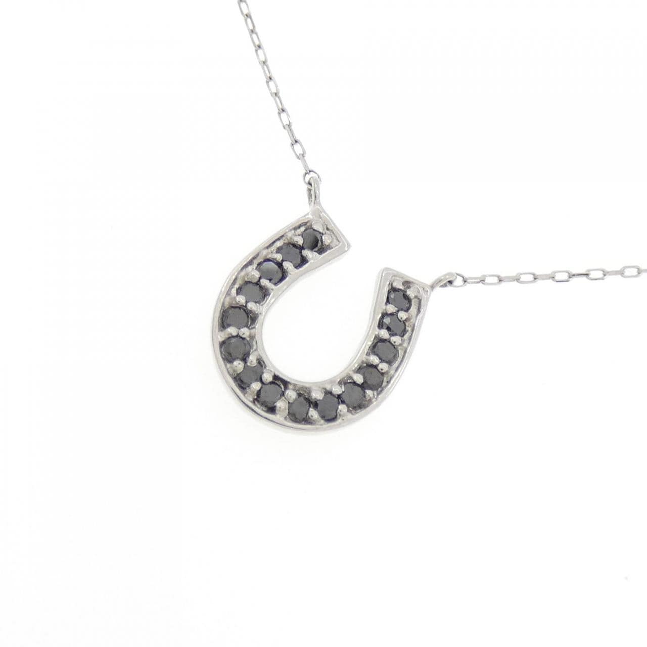 [BRAND NEW] PT Horseshoe Diamond Necklace 0.10CT