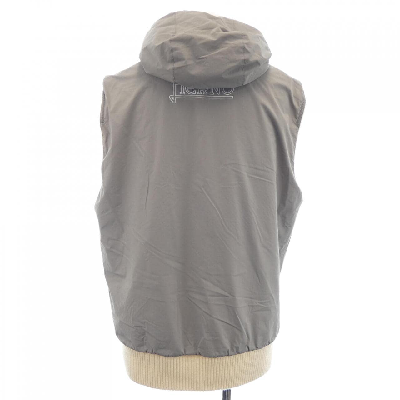 ヘルノ Herno MC00007UR ベスト