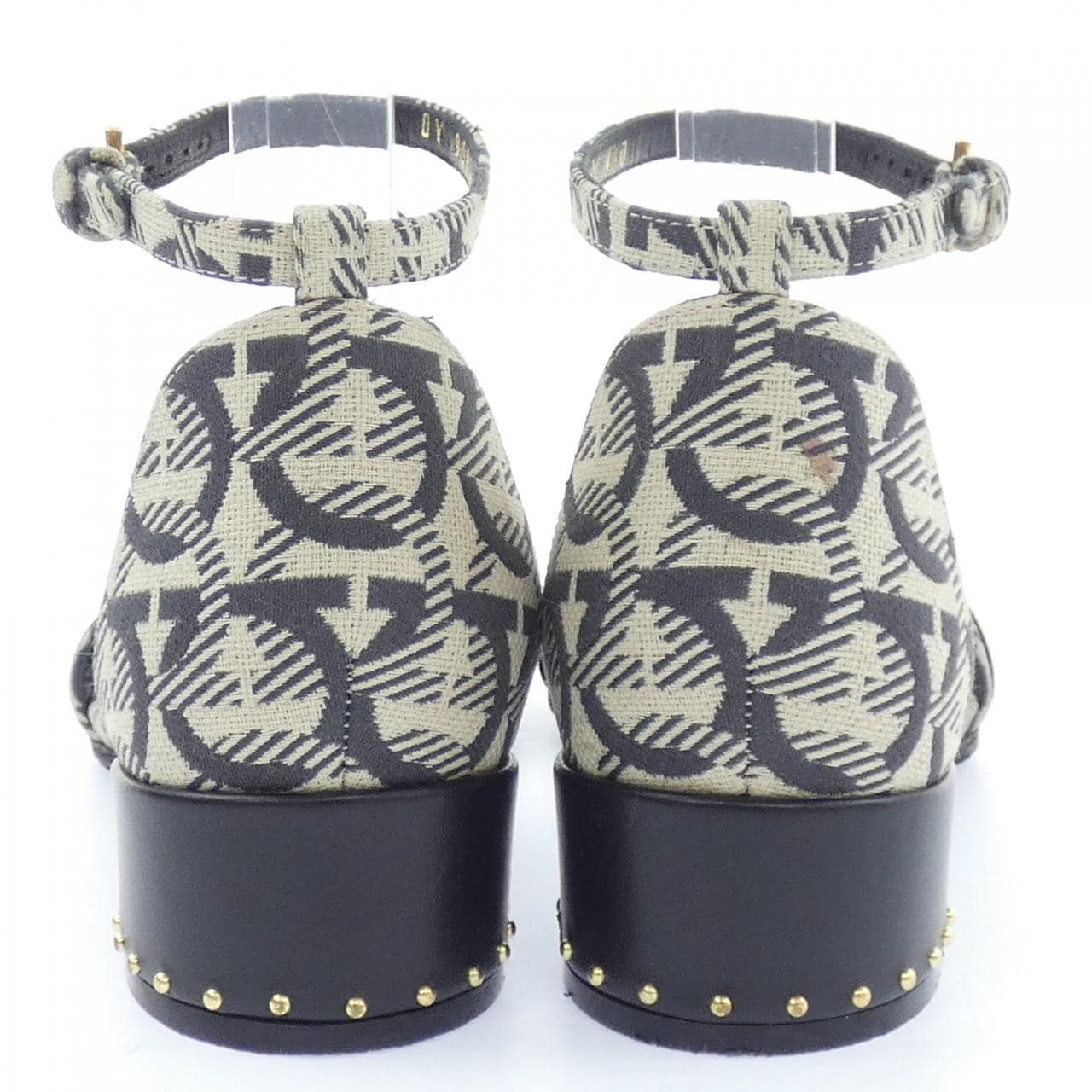 サルヴァトーレフェラガモ SALVATORE FERRAGAMO サンダル