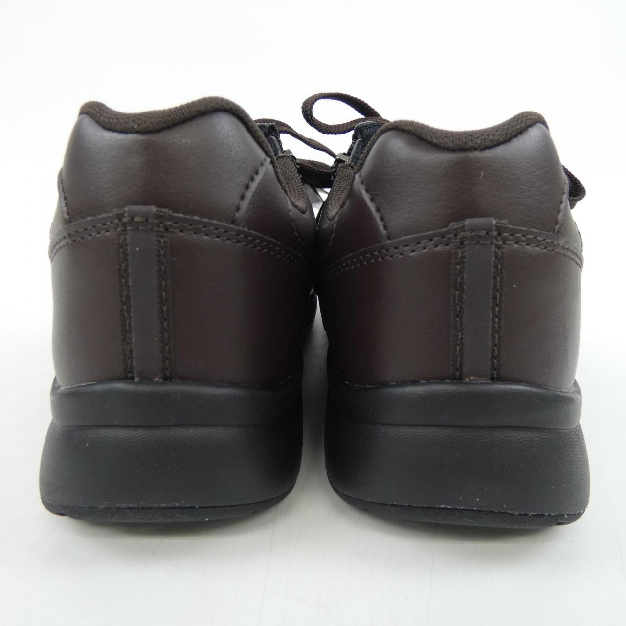 ニューバランス NEW BALANCE MW685C6 スニーカー