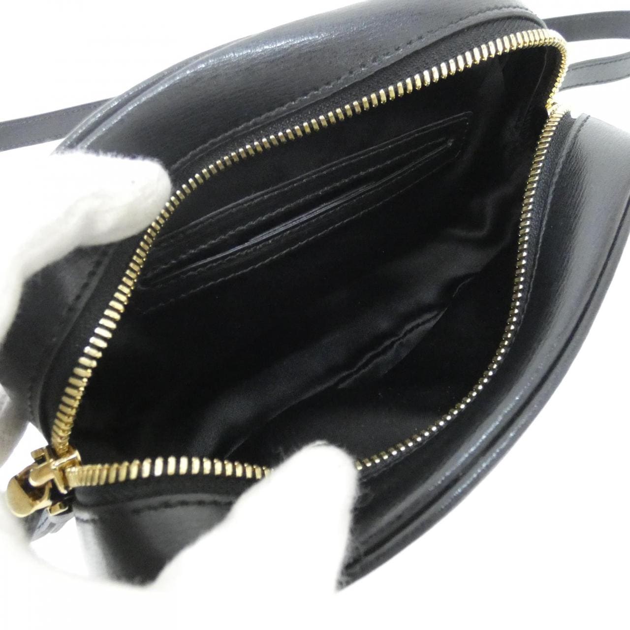 サルヴァトーレフェラガモ CITY 21 H006 ショルダーバッグ