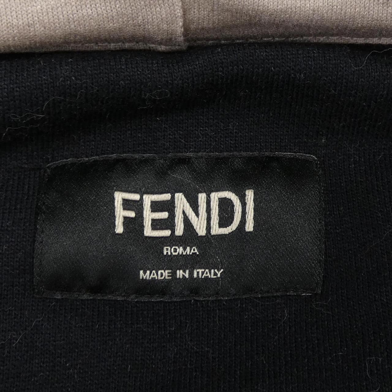 フェンディ FENDI FY0945 A65J パーカー