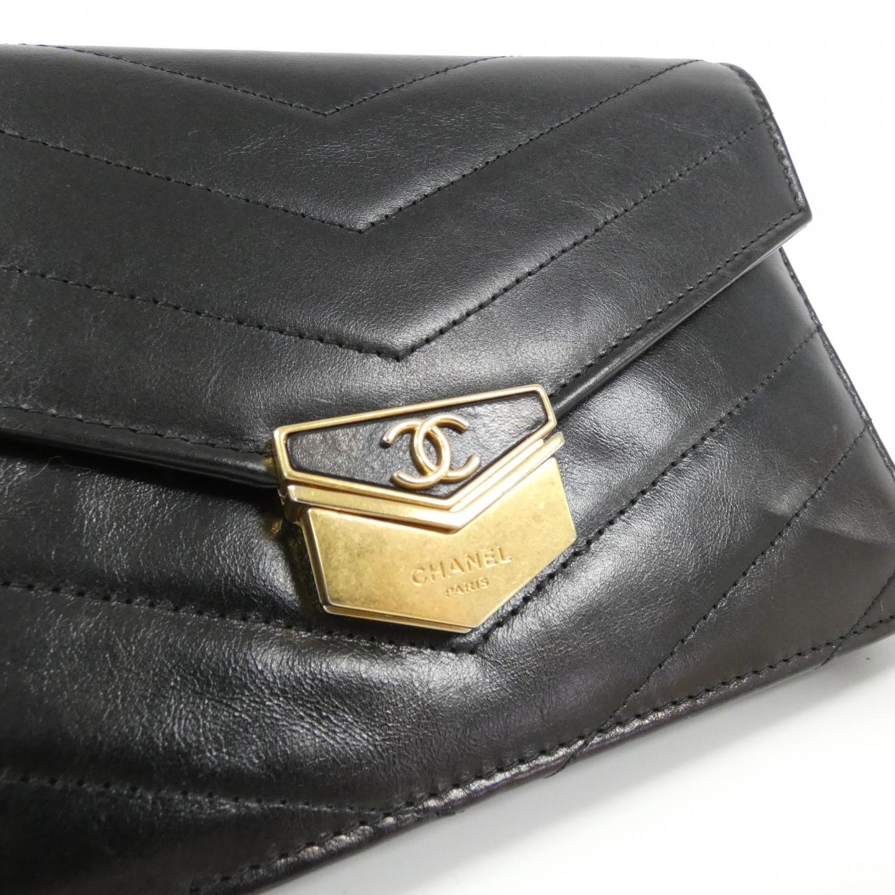 CHANEL chain wallet