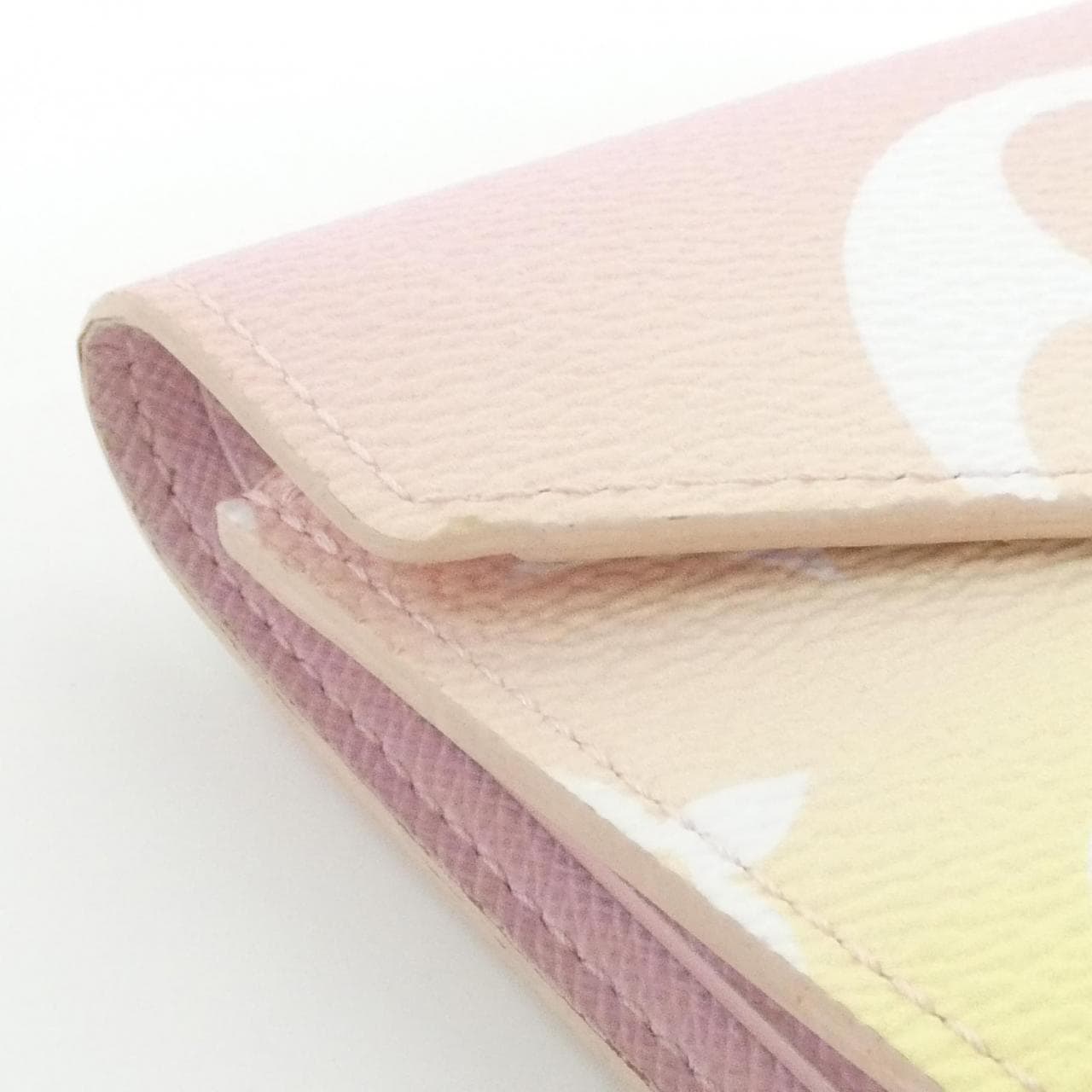 ルイヴィトン バイザプール ポルトフォイユ ヴィクトリーヌ M80388 財布