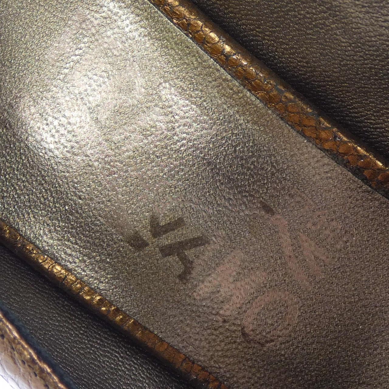 サルヴァトーレフェラガモ SALVATORE FERRAGAMO パンプス