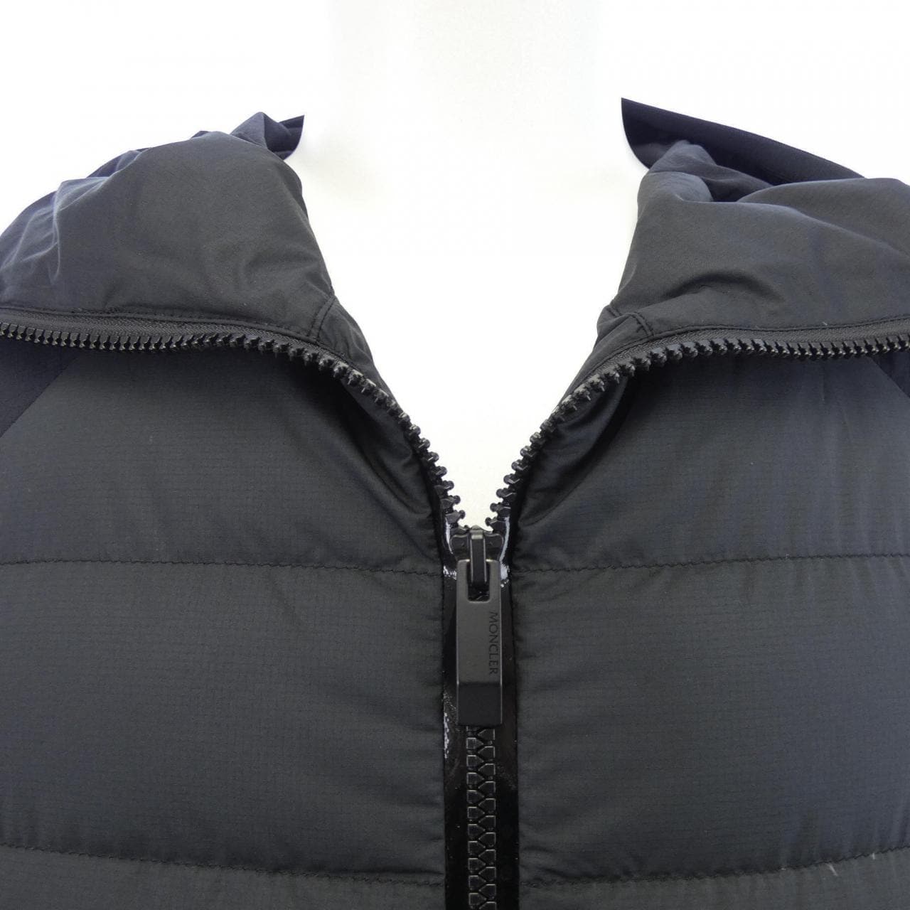モンクレール MONCLER VIAUR ダウンジャケット