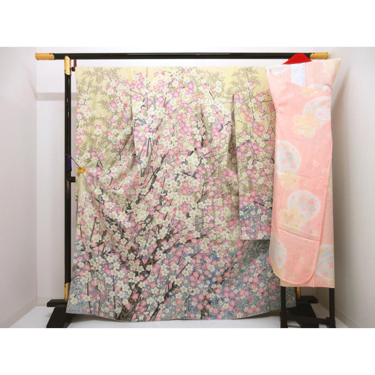 Furisode Kimono by Yamaoka Koto, 2-piece set of kimono and nagajuban