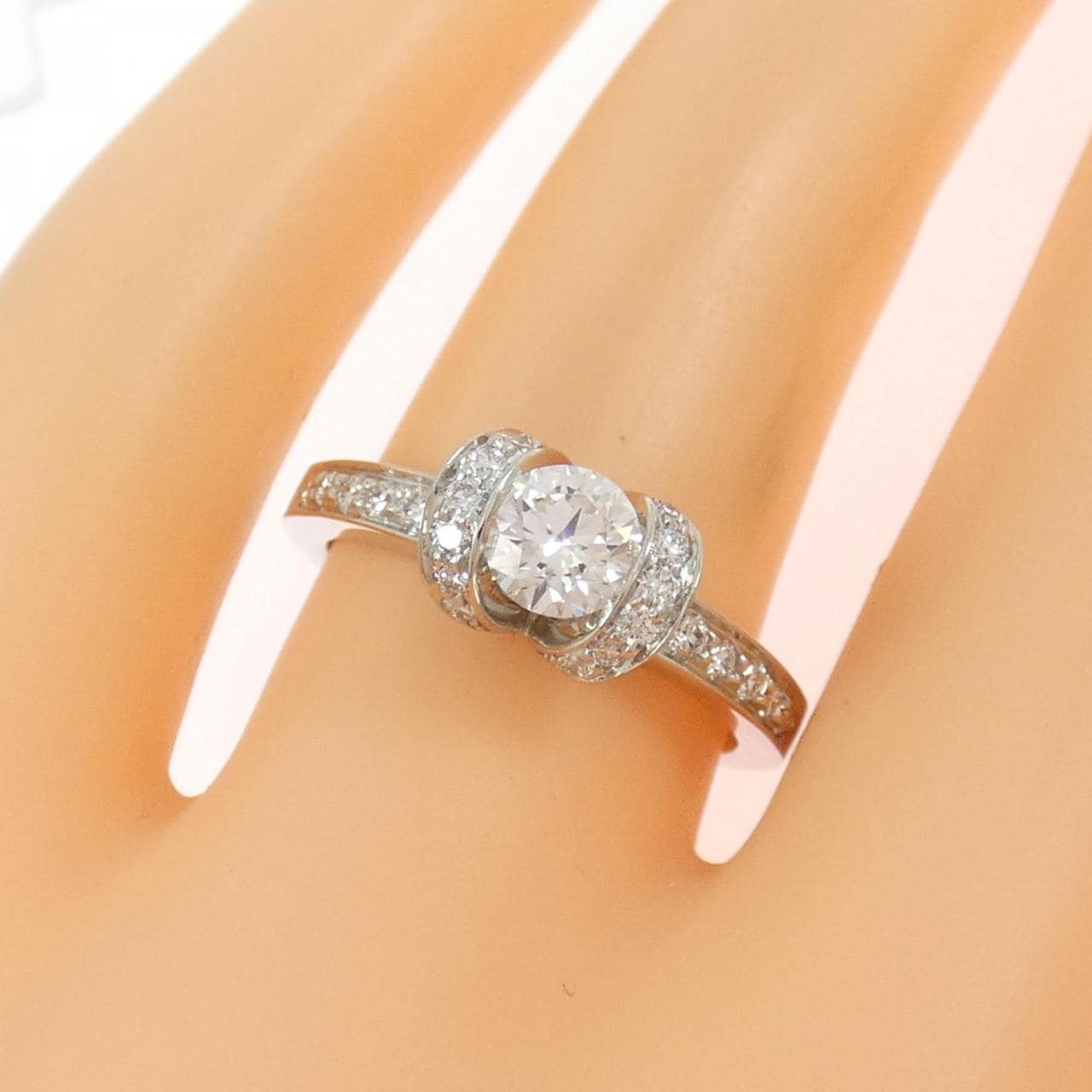 ティファニー リボン リング 0.43CT H VS1 3EXT