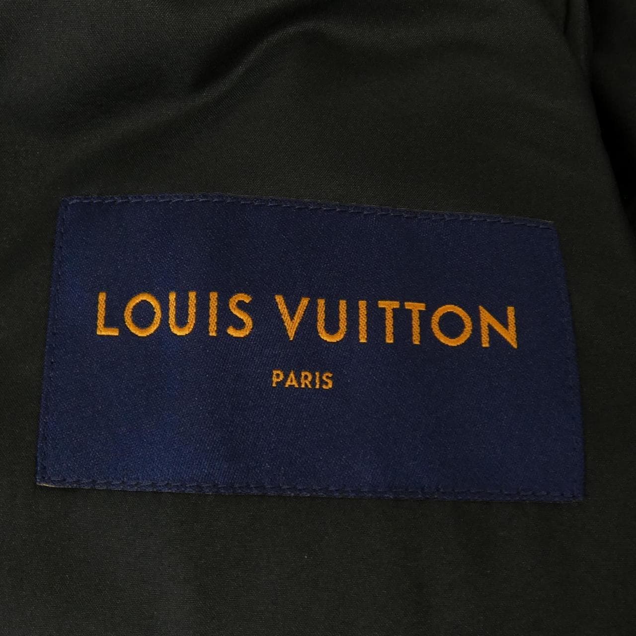 ルイヴィトン LOUIS VUITTON オールオーバーVUITTONスノーダウン HOB16ER29 ダウンジャケット