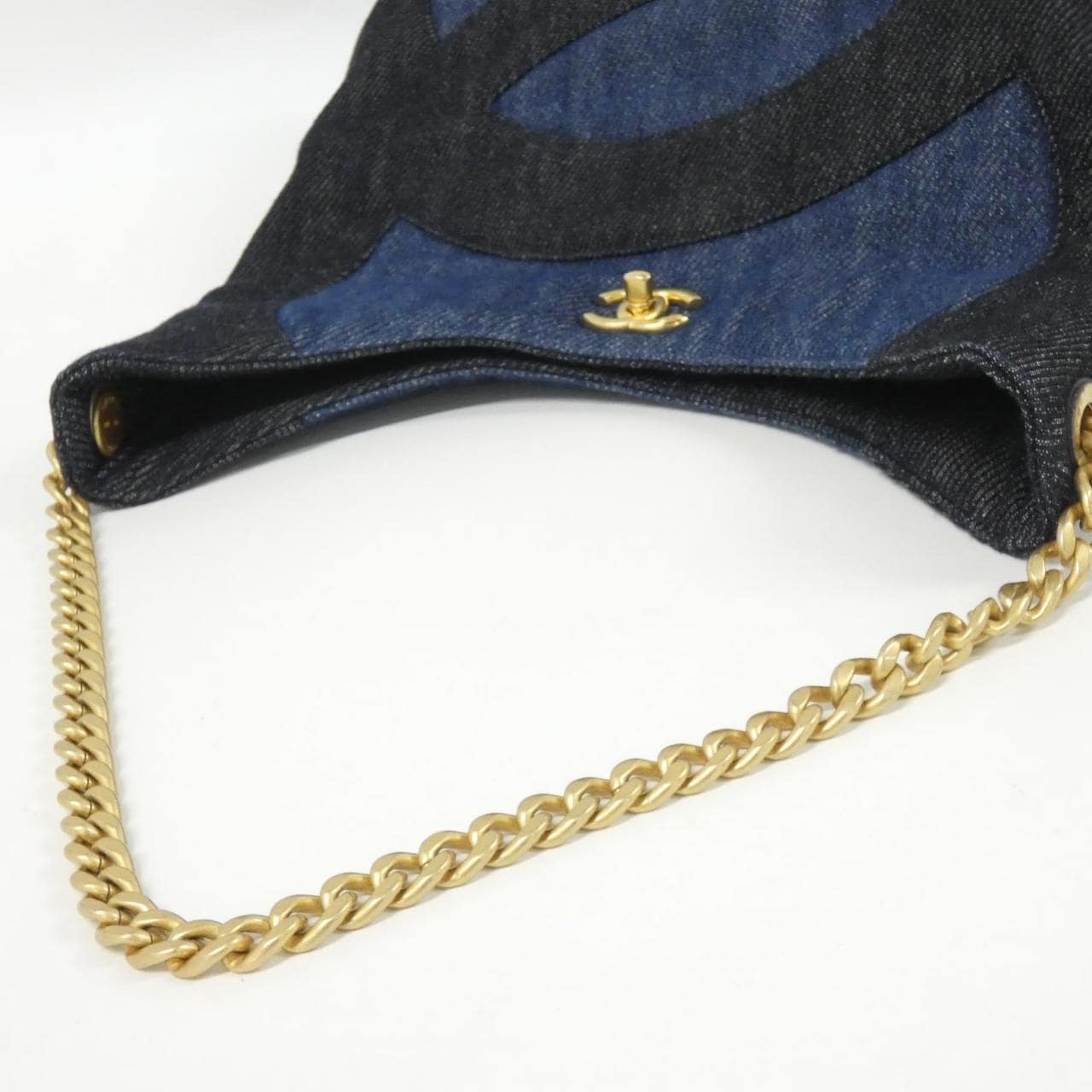 シャネル ショルダーバッグ