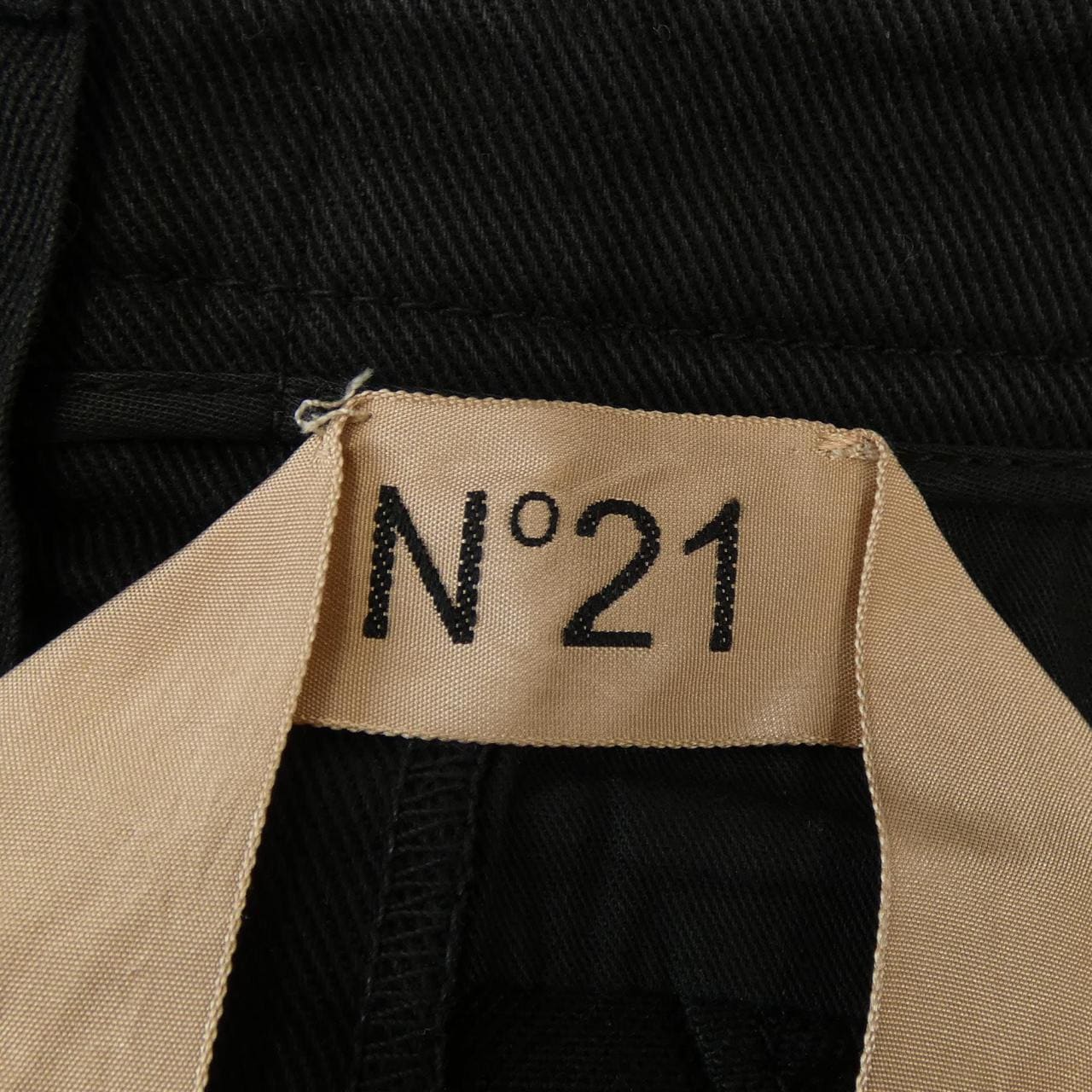 ヌメロヴェントゥーノ N°21 スカート