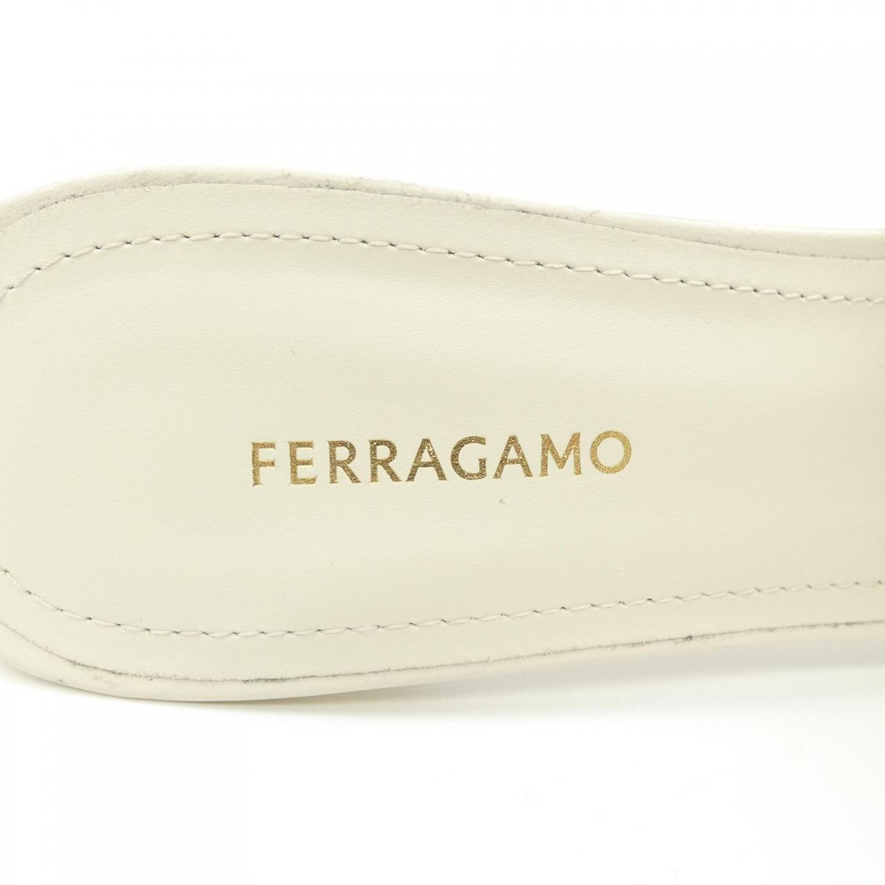 FERRAGAMO凉鞋