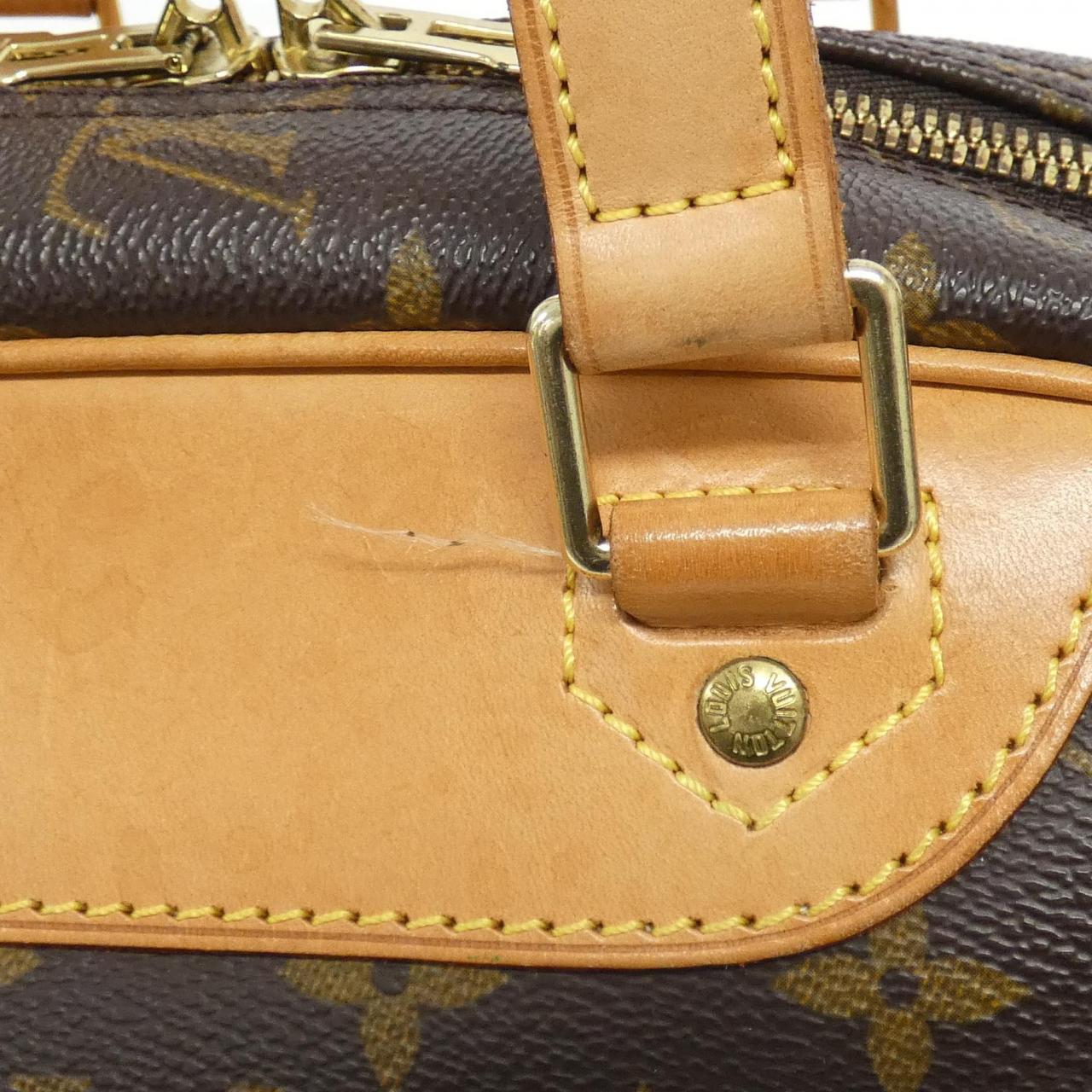 LOUIS VUITTON Monogram Excursion M41450 Bag