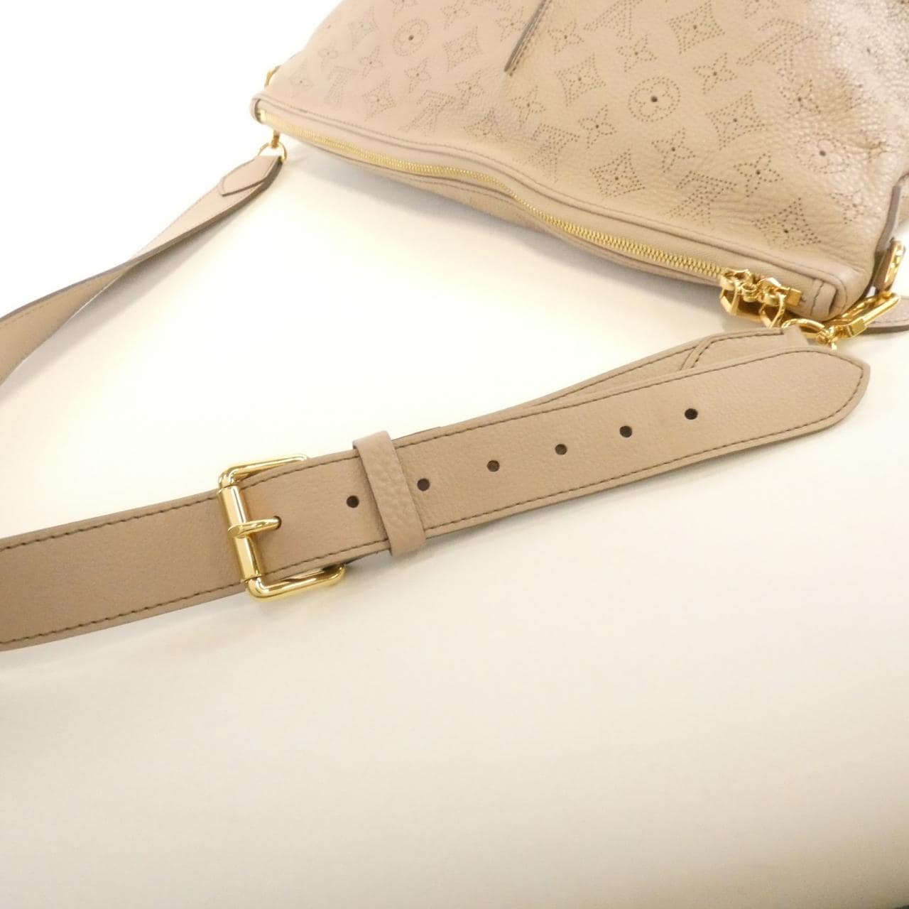 ルイヴィトン マヒナ セレネ MM M97141 ショルダーバッグ