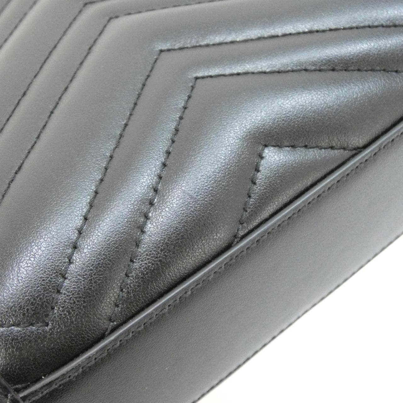 グッチ GG MARMONT 696123 DTDHT バッグ