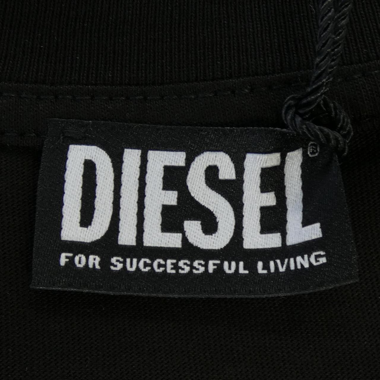 ディーゼル DIESEL A16861 RPAT1 900 Tシャツ