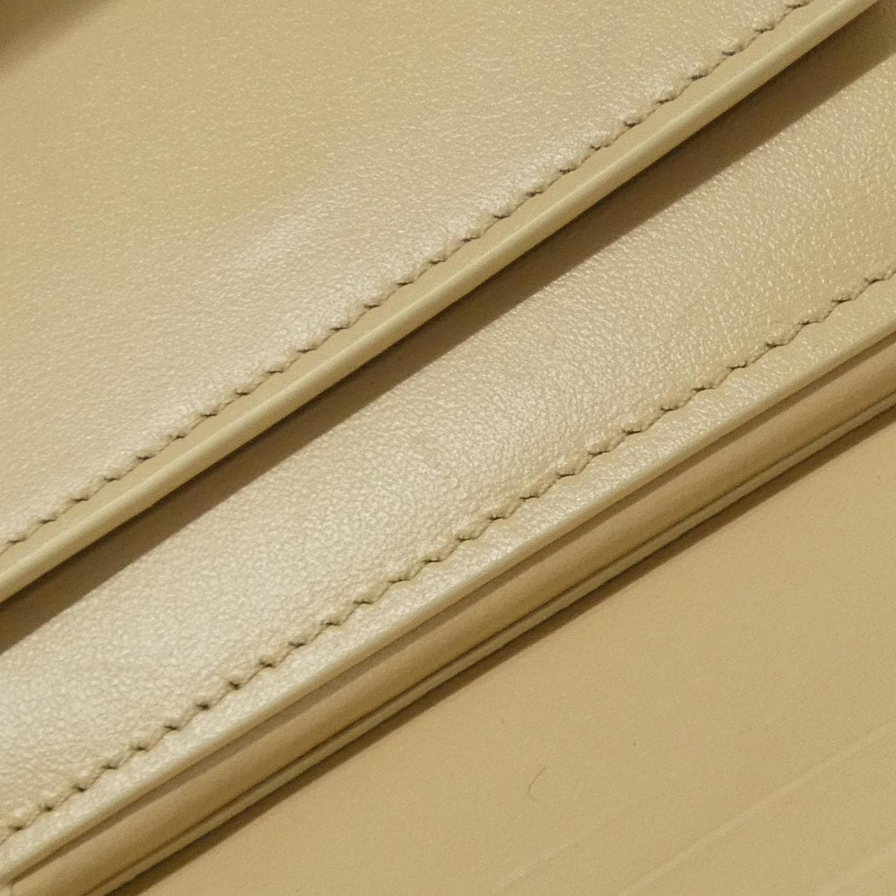 セリーヌ スモール ウォレット 16 10F523CQ7 財布