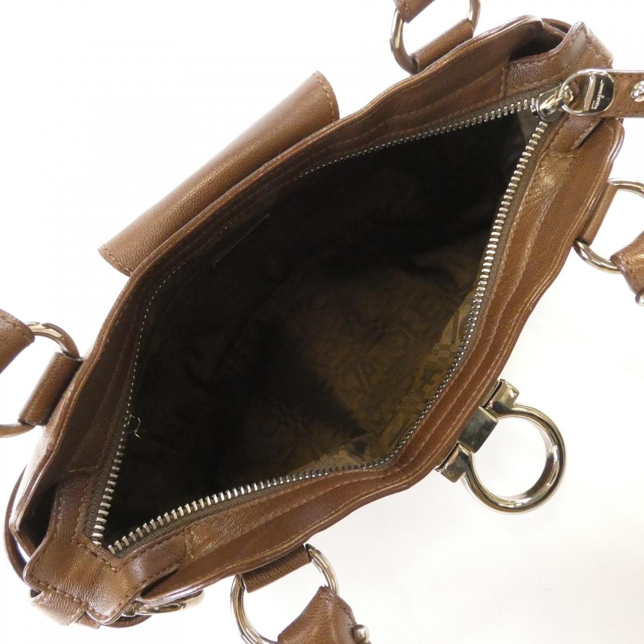 サルヴァトーレフェラガモ 21 6317 ショルダーバッグ