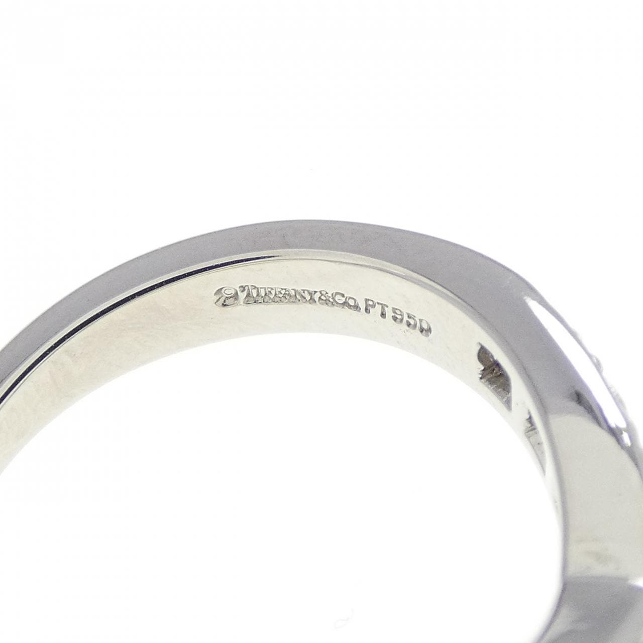 TIFFANY v band ring