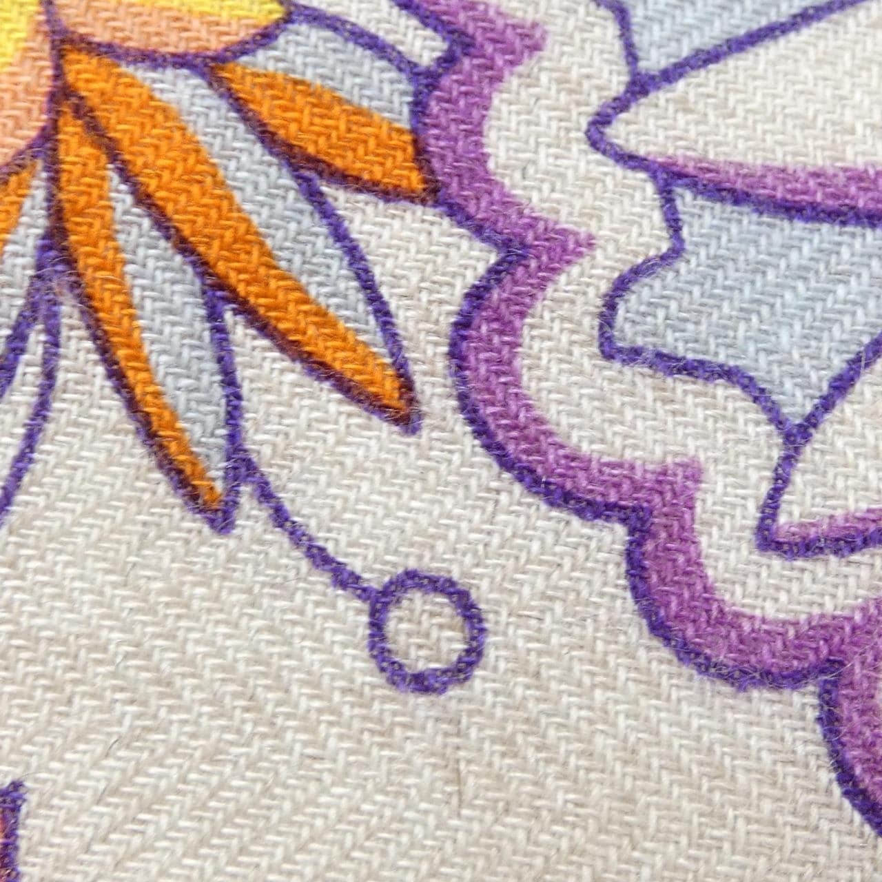エルメス HERMES FLEURS ET PAPILLONS DE TISSUS H362786S トライアングルジェアン STOLE