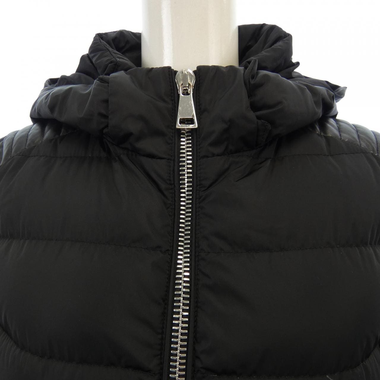 モンクレール MONCLER ダウンコート