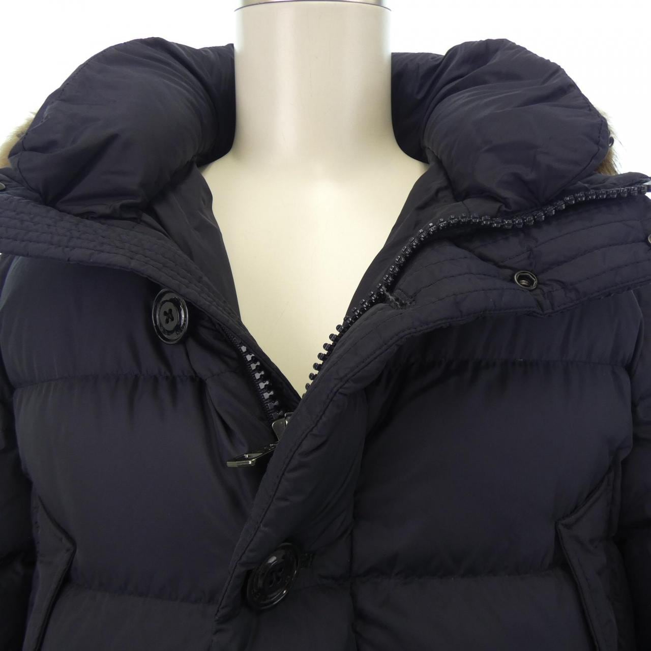 モンクレール MONCLER ダウンジャケット