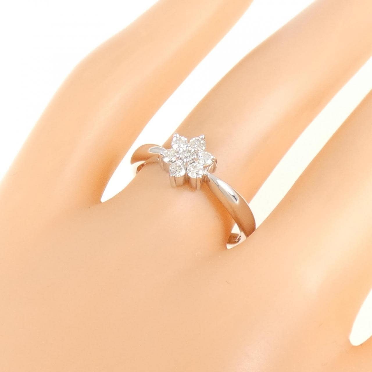 K18WG フラワー ダイヤモンド リング