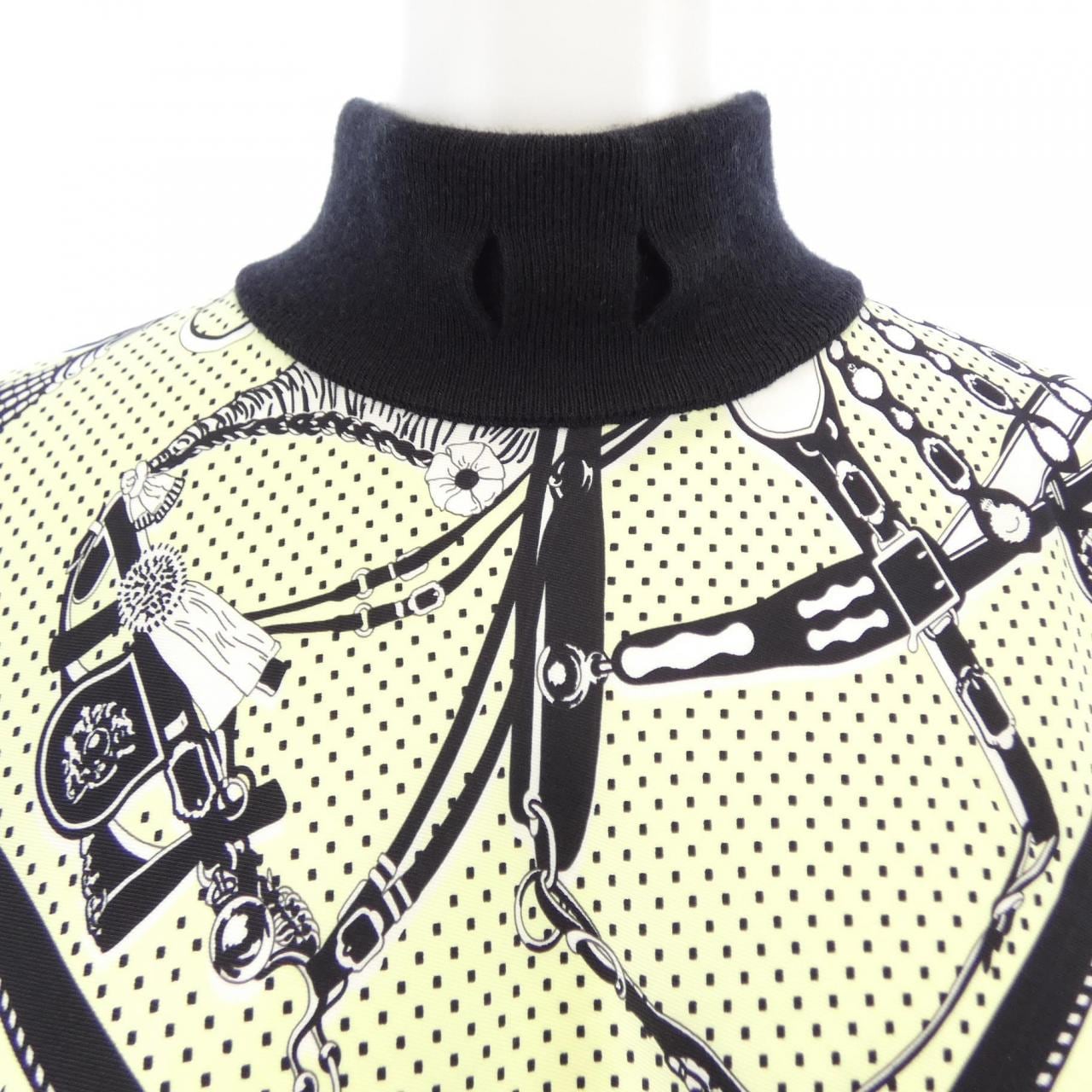 エルメス HERMES HARNAIS DE COUR BANDANA 2H2826DS ツイルレーヌ トップス