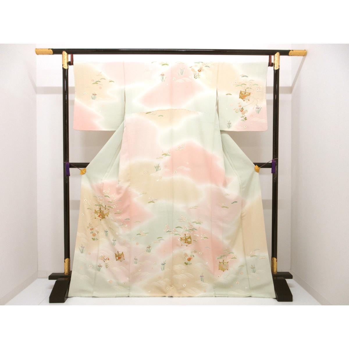 訪問着　友禅金彩加工　刺繍入りボカシ染