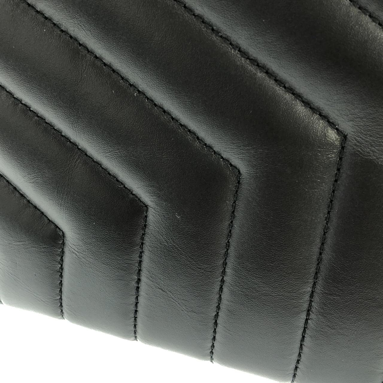 サンローラン ルールー ミディアム 574946 DV726 ショルダーバッグ