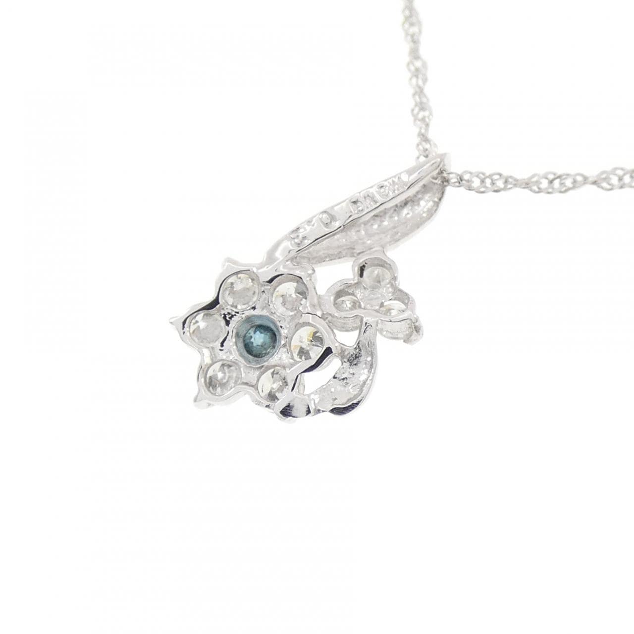 K18WG フラワー ダイヤモンド ネックレス 0.3CT