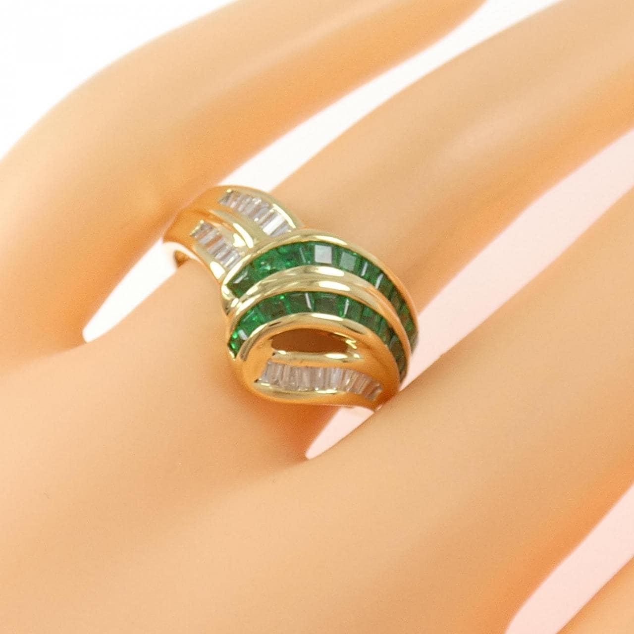 K18YG エメラルド リング 0.77CT
