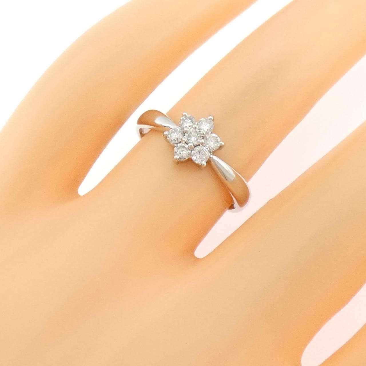 PT900 フラワー ダイヤモンド リング 0.302CT